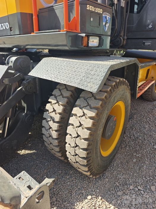 Экскаватор Volvo EW140E