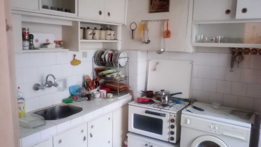 Апартамента-две спални, хол, трапезария, кухня ,трапезария,баня и толатна 116 кв/м