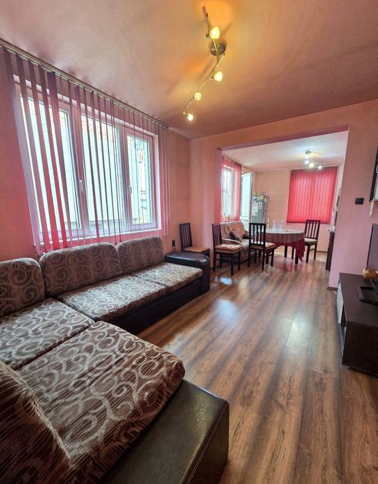 Етаж от къща гр.Кюстендил кв.Бузлуджа