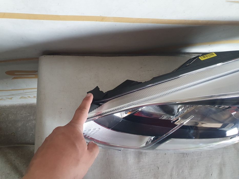 Far stanga led + halogen Ford Fiesta MK8 dupa 2018 cod L1BB-13E015-AD