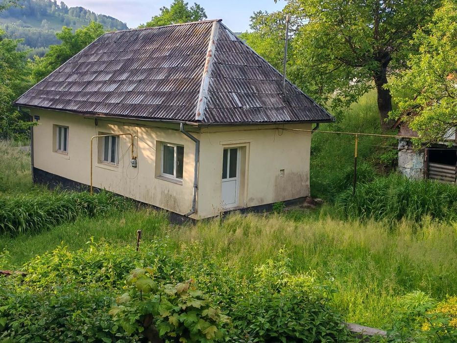 Teren intravilan CAVNIC si gospodarie batraneasca