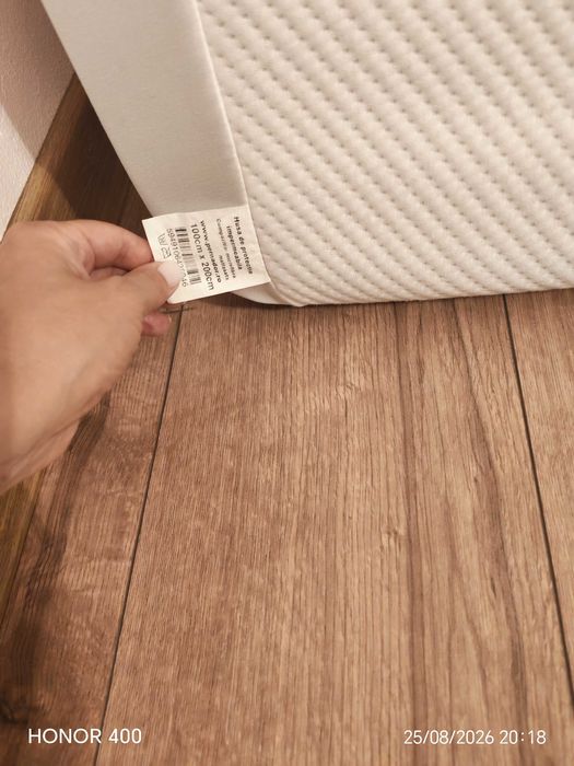 Vând 2 saltele 200 × 100 cm, grosime 20 cm – stare foarte bună
