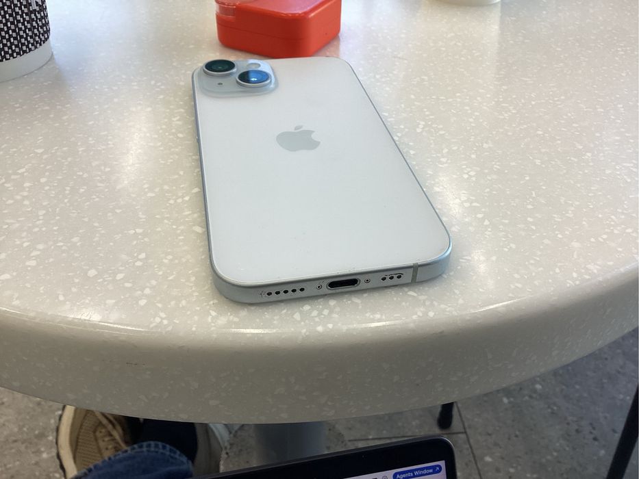 Продаю Iphone 15 128gb