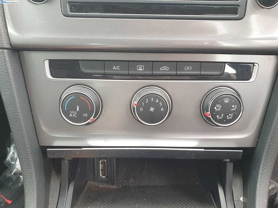 Panou Comanda Consola AC Aer Conditionat Clima Climatronic Volkswagen Golf 7 2013 - 2017 [K5300]
