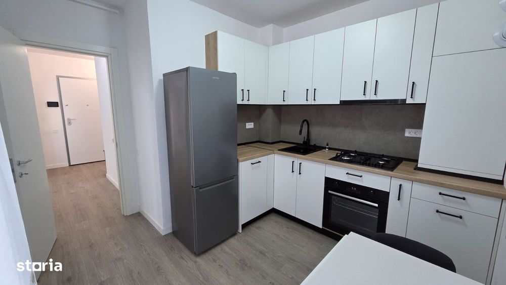 Garsoniera, 45mp, decomandat, centrala, metrou, AC, Estoria