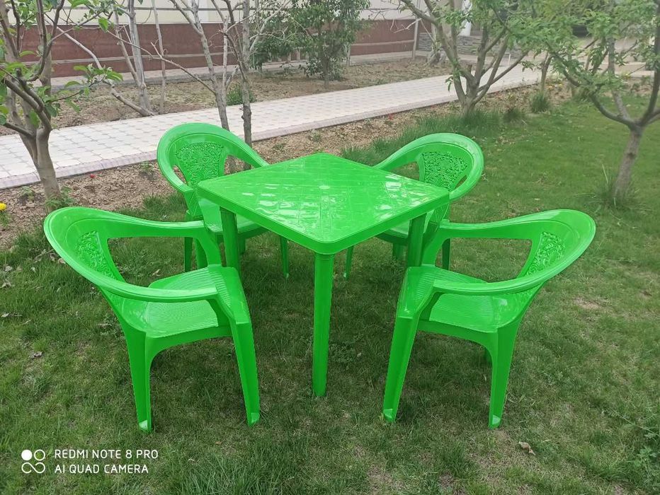 Качественные столы со стульями на 4 человека для дачи и кафе