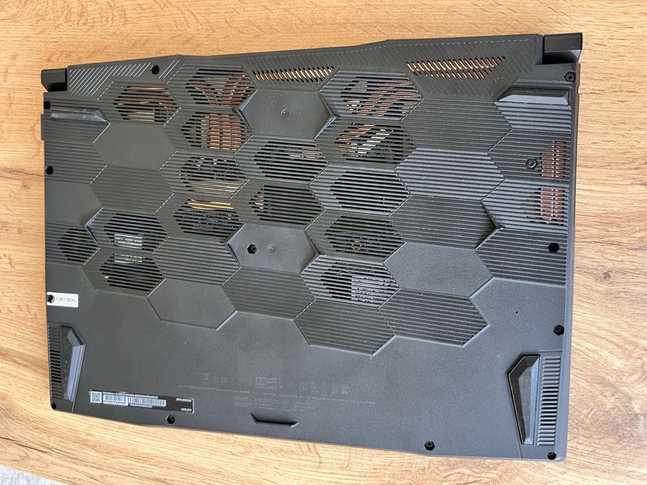 Лаптоп MSI bravo 15 B5DD
