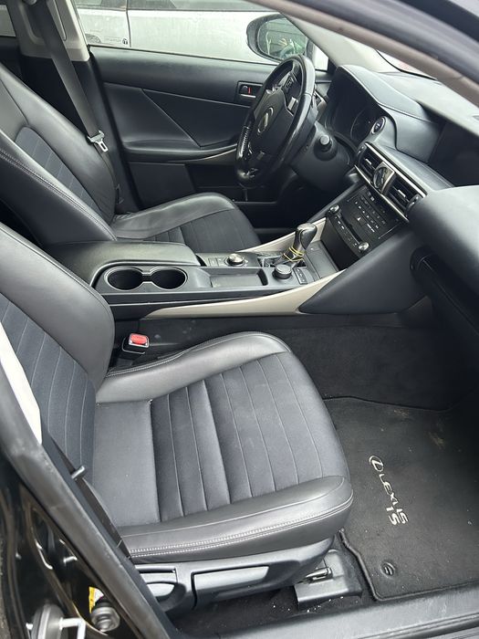 Lexus IS 300h Executive 2018 - Accidentata-Nu pornește-Airgaburi Ok