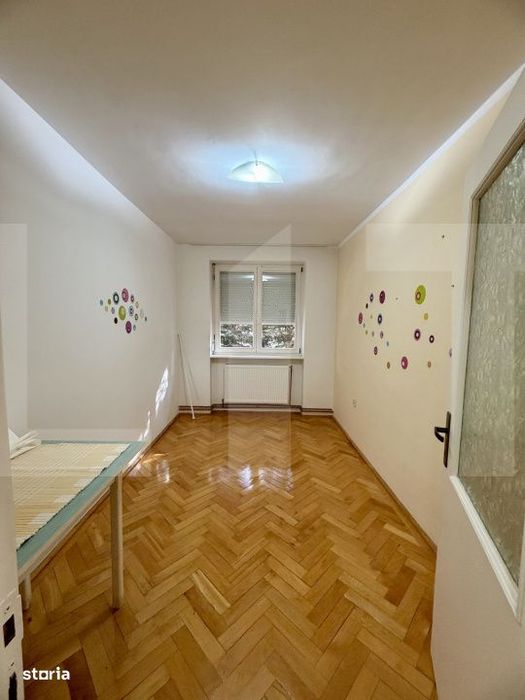 Apartament 4 camere, Central