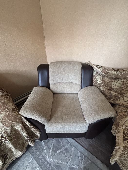 Продам мягкий уголок 3-2-1