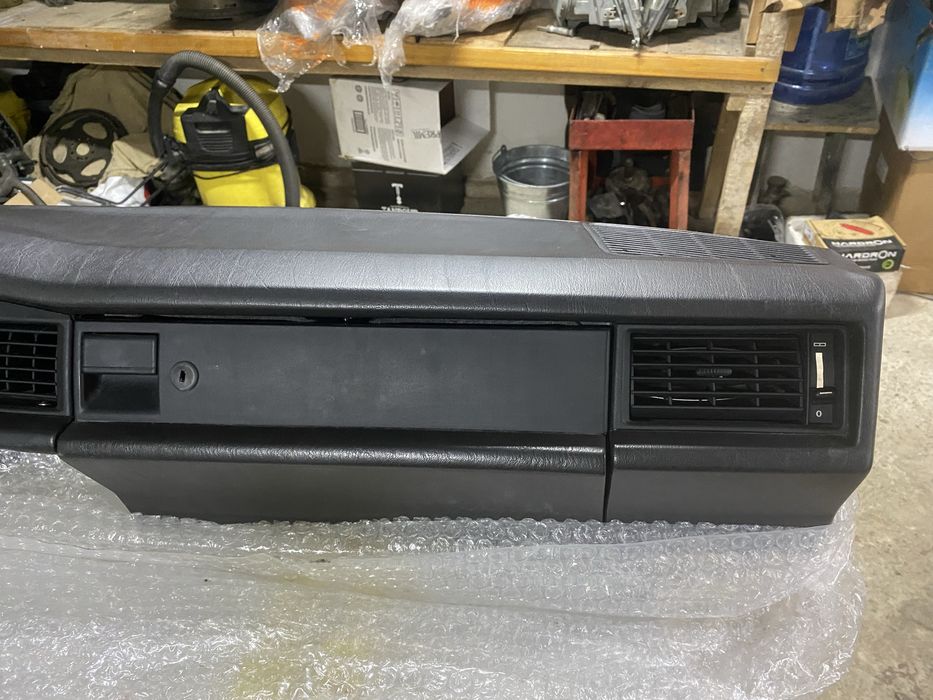 Мерседес w201 (190) торпеда