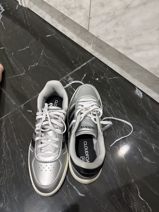 Кроссовки Adidas