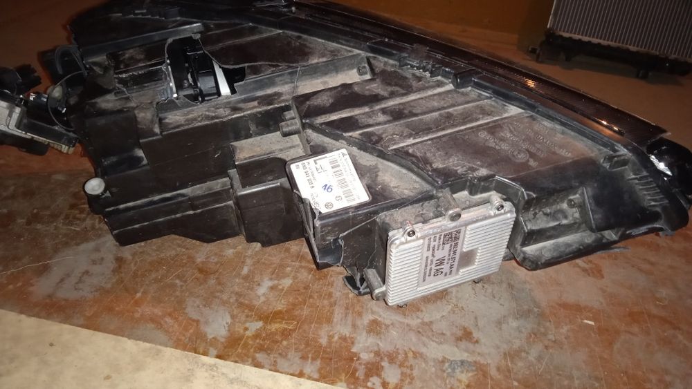 Фара левая VW POLO разбитая