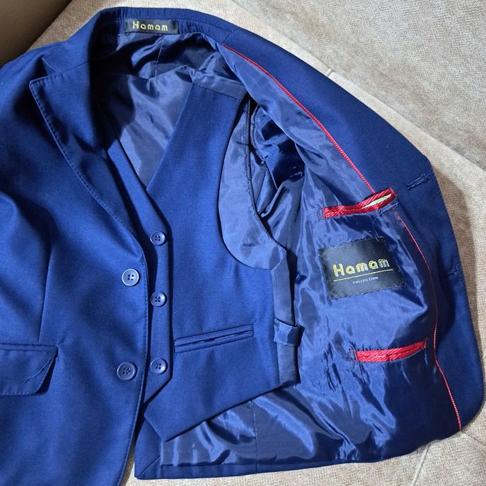 Продам школьный костюм