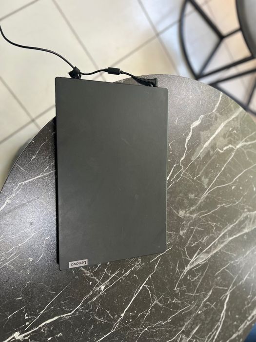 Noutbook  lenovo