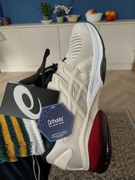 Продавам нови супер Асикс маратонки 44,5 гел  цена 200 лв