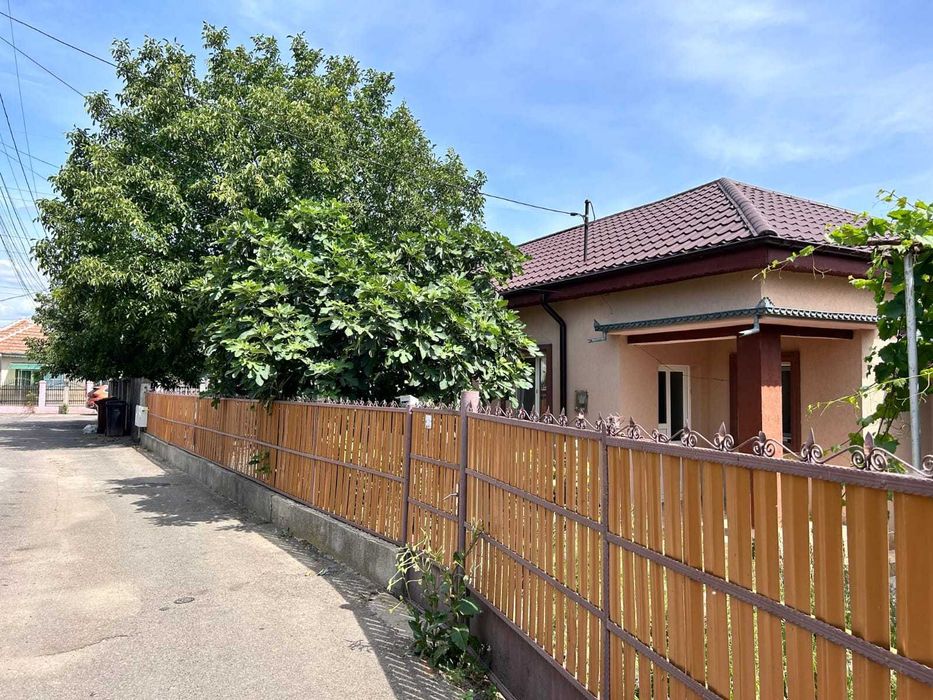 Casa locuit 110mp + Teren 1270mp