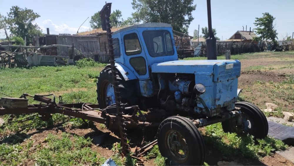 Продам трактор Т 40 + КДП