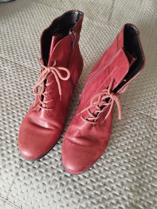 Ghete din piele naturala stare IMPECABILA