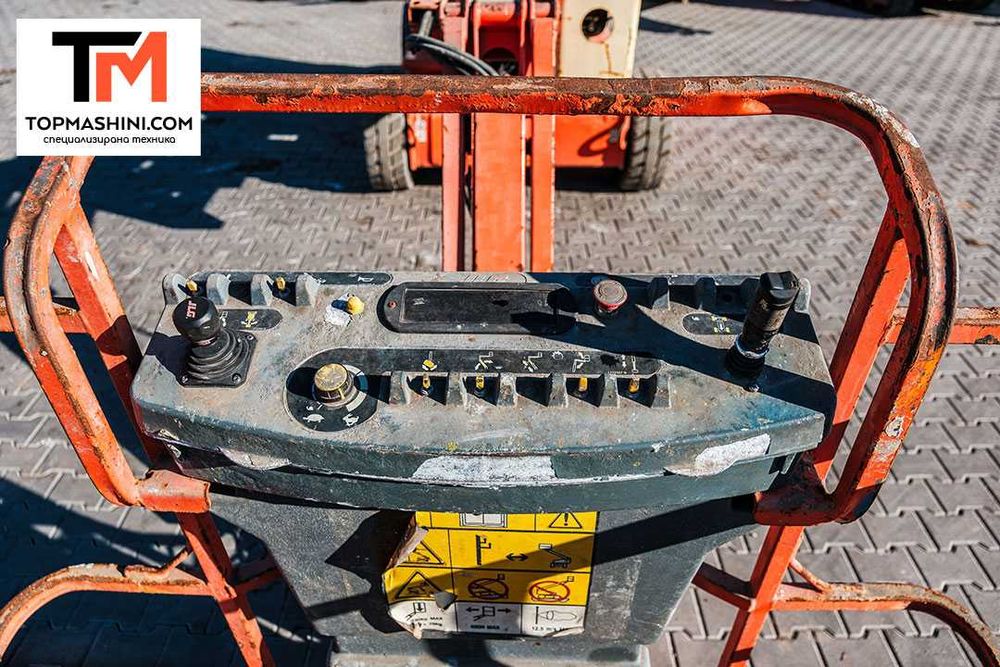 Артикулираща вишка JLG E450AJ