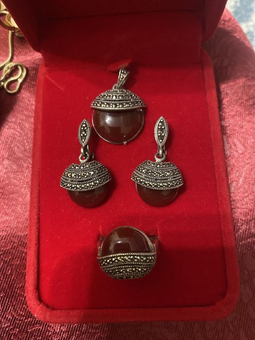 Продам серебрянный набор