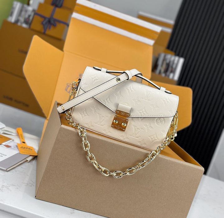 Geanta Louis Vuitton Metis, tip Premium