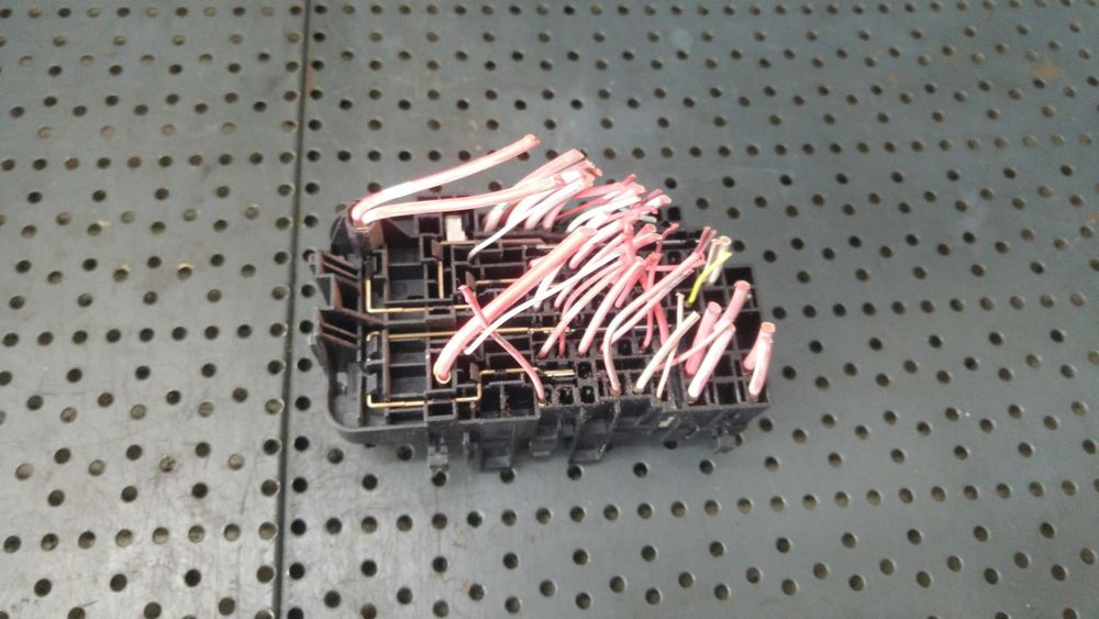 Panou sigurante 1.4 b renault megane 3 18013301d