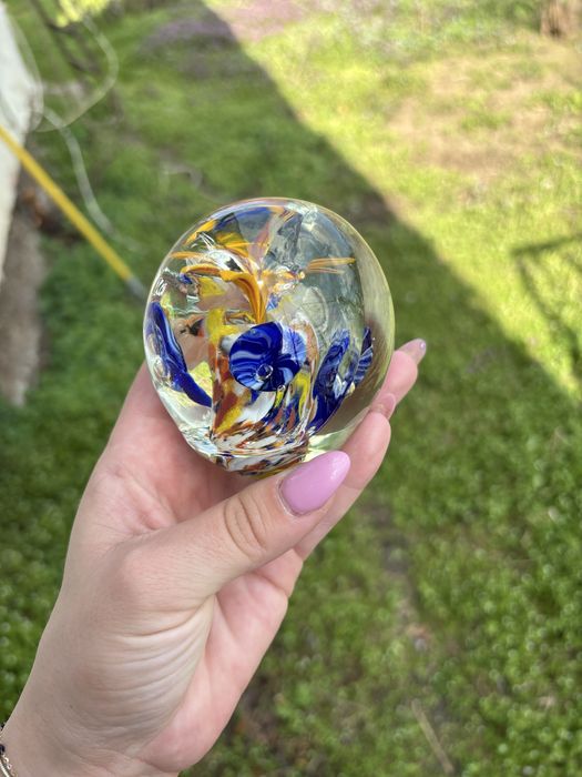 Prespapier din sticla suflata manual