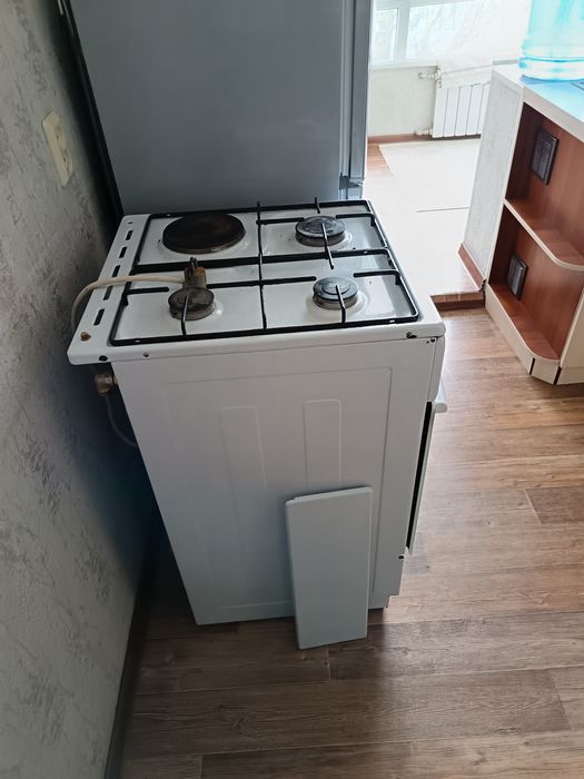 Продам газовую плиту