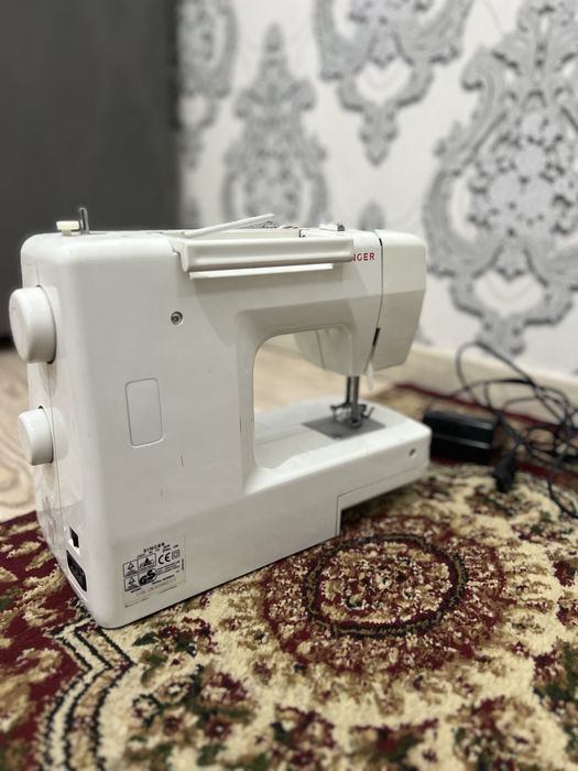 Tikuv moshinasi ishlidi yengi