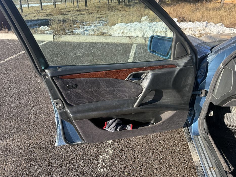 Дверные карты мерседес 210