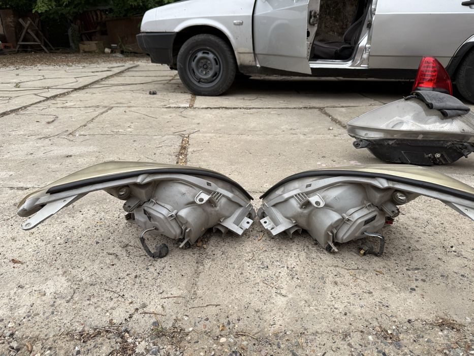 Фара комплект 120кузов тайота