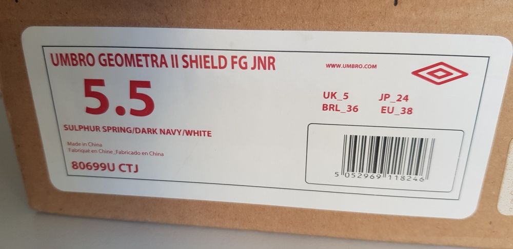 Футболни обувки UMBRO