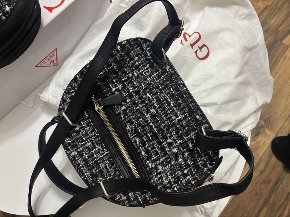 GUESS чанта и обувки