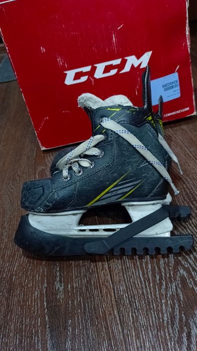 Продам коньки детские