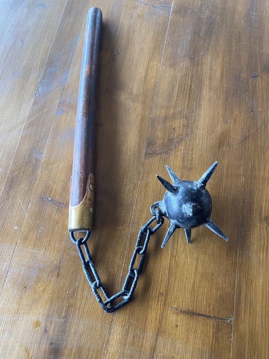 Buzdugan real din fier plin ,coadă de esență tare si alamă