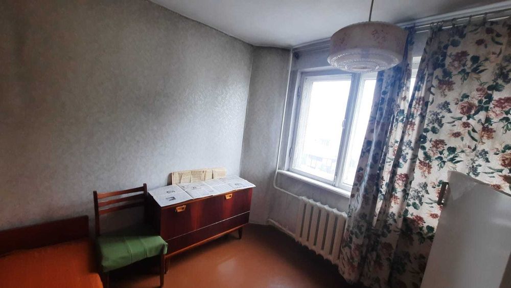 продам 4 ком квартиру срочно Р-он  УЮТ