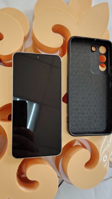 Продам Samsung s22