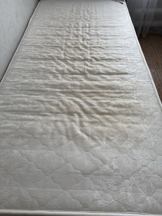 Продам матрац . В хорошем состоянии