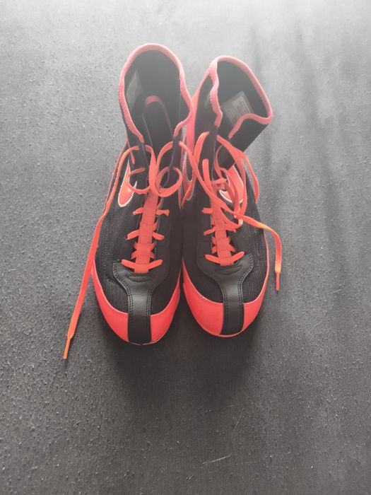 Обувки и екипи за бокс