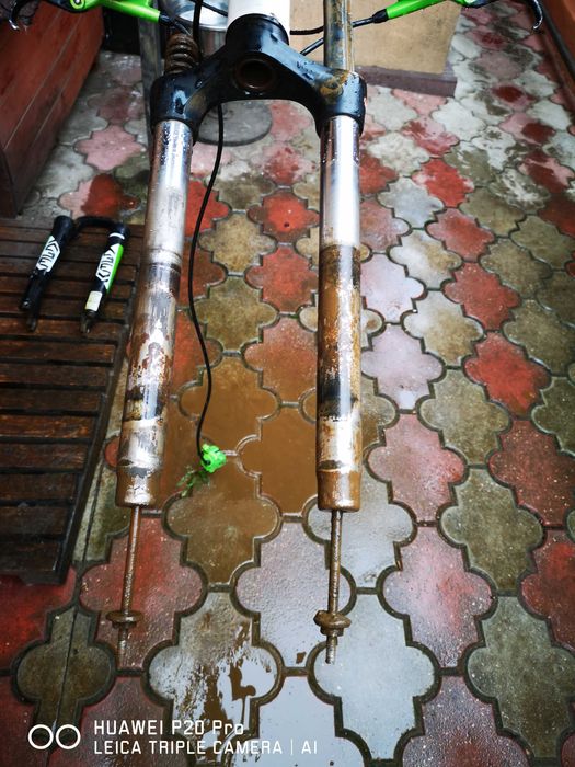 Reparatii biciclete, furci pe arc, reglaje, inlocuiri piese