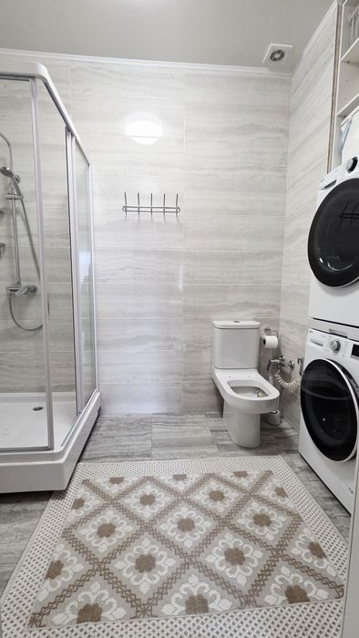 Медеуский р-н 4ком квартира у парка