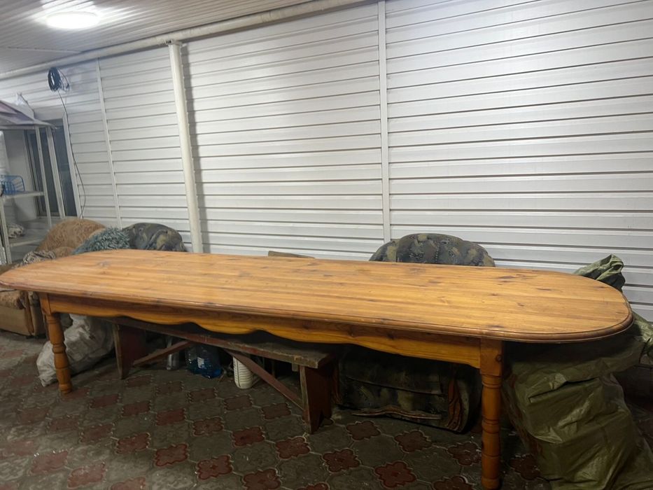 Стол деревянный из дуба, со стульями