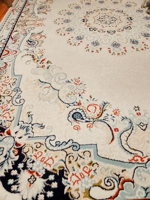 Продам  б/у ковры 2#3