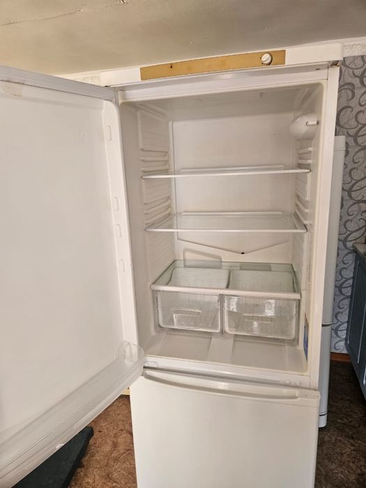 Продаю холодильник