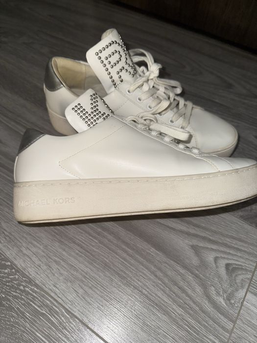 Продаются кросовки