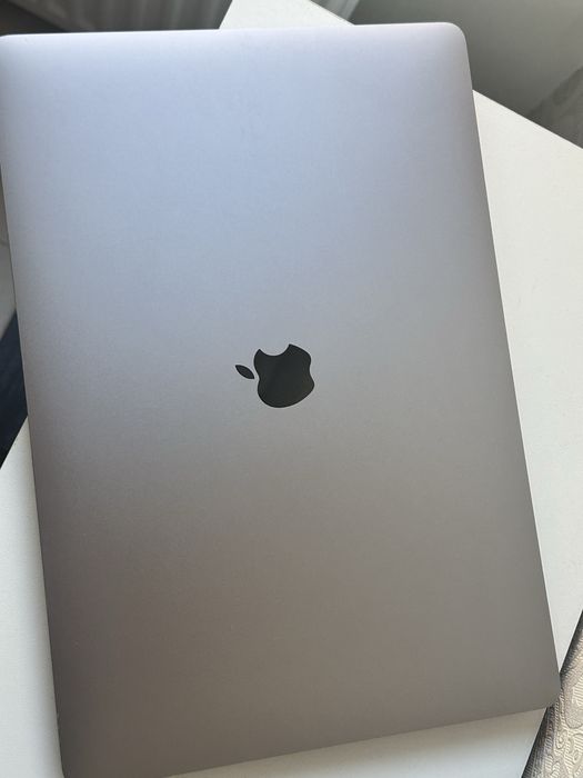 MacBook Pro 16” 2019, Intel i7, 16GB RAM, SSD 512GB