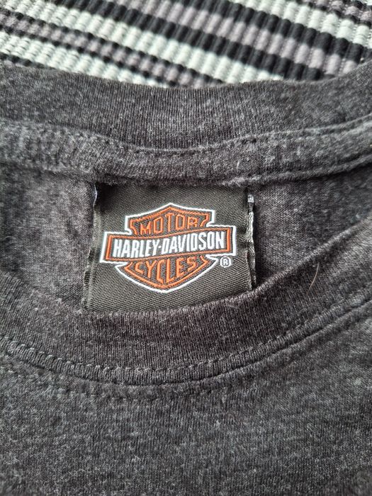 Продавам тениска