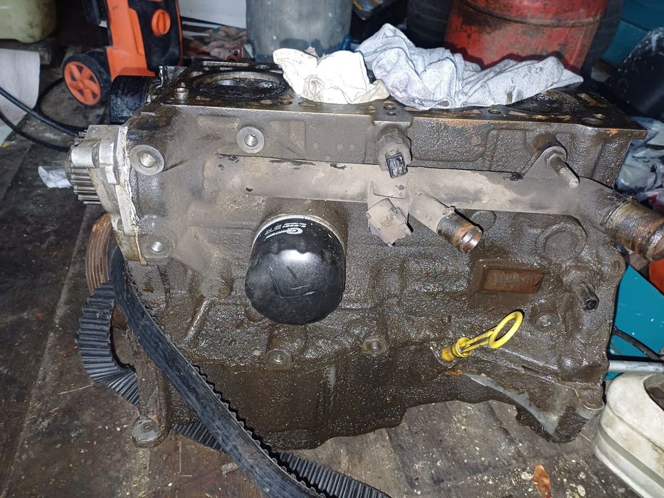 Продам блок двигателя ларгус к4м взборе