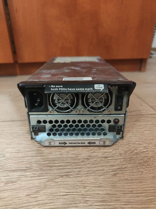 Vând 2 bucăți surse server ETASIS și 2 plăci de bază